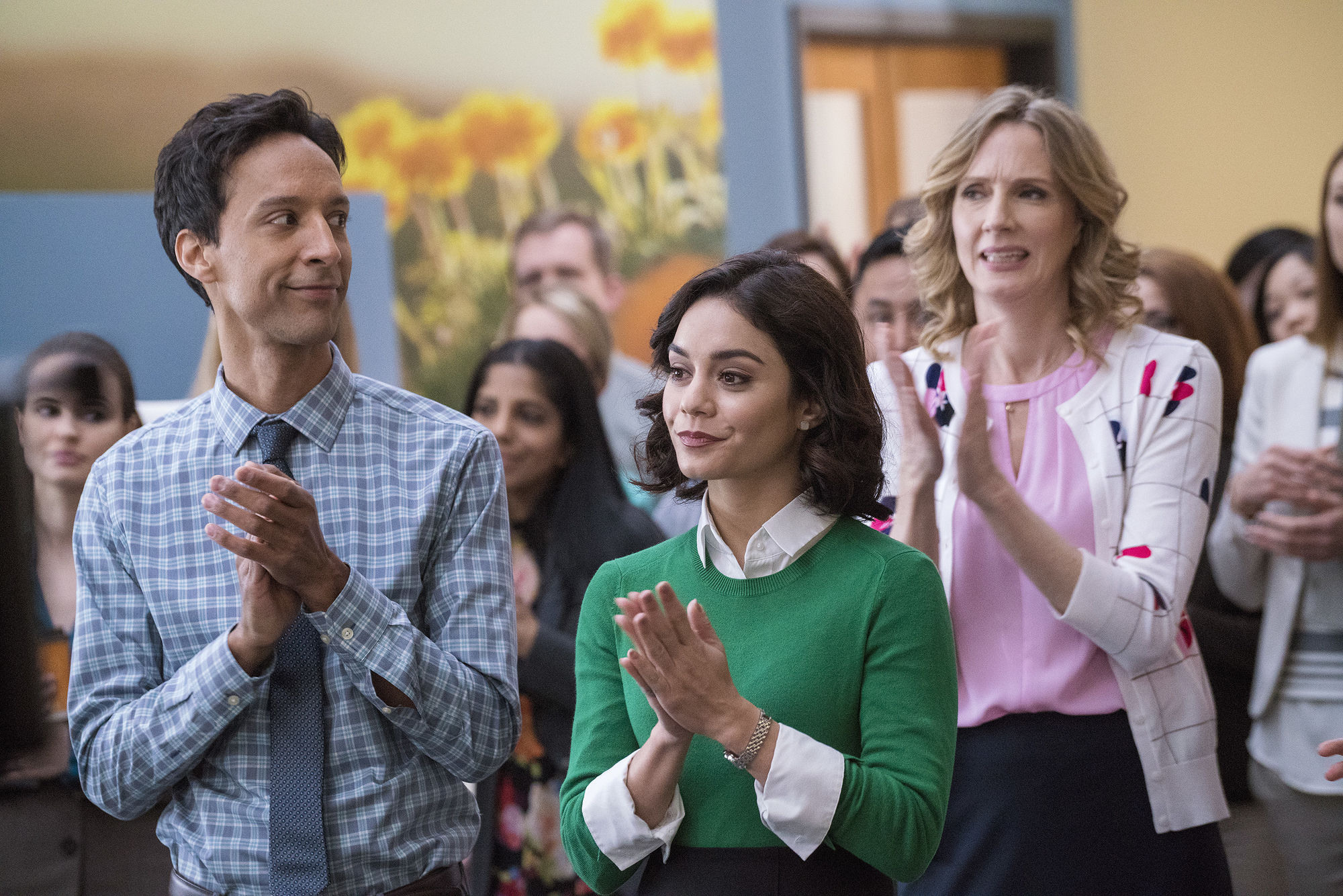 Powerless, clamoroso: NBC interrompe la prima stagione?