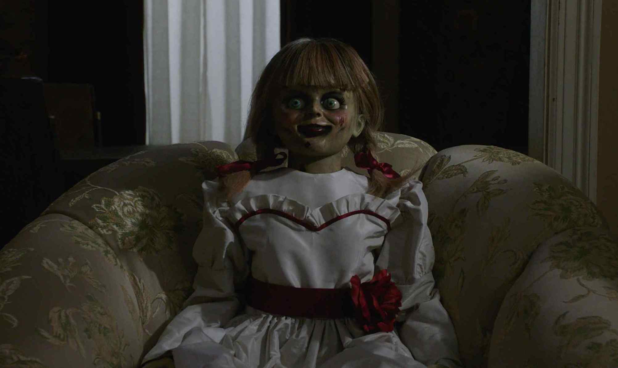 Annabelle 3 – Recensione del ritorno della bambola malefica