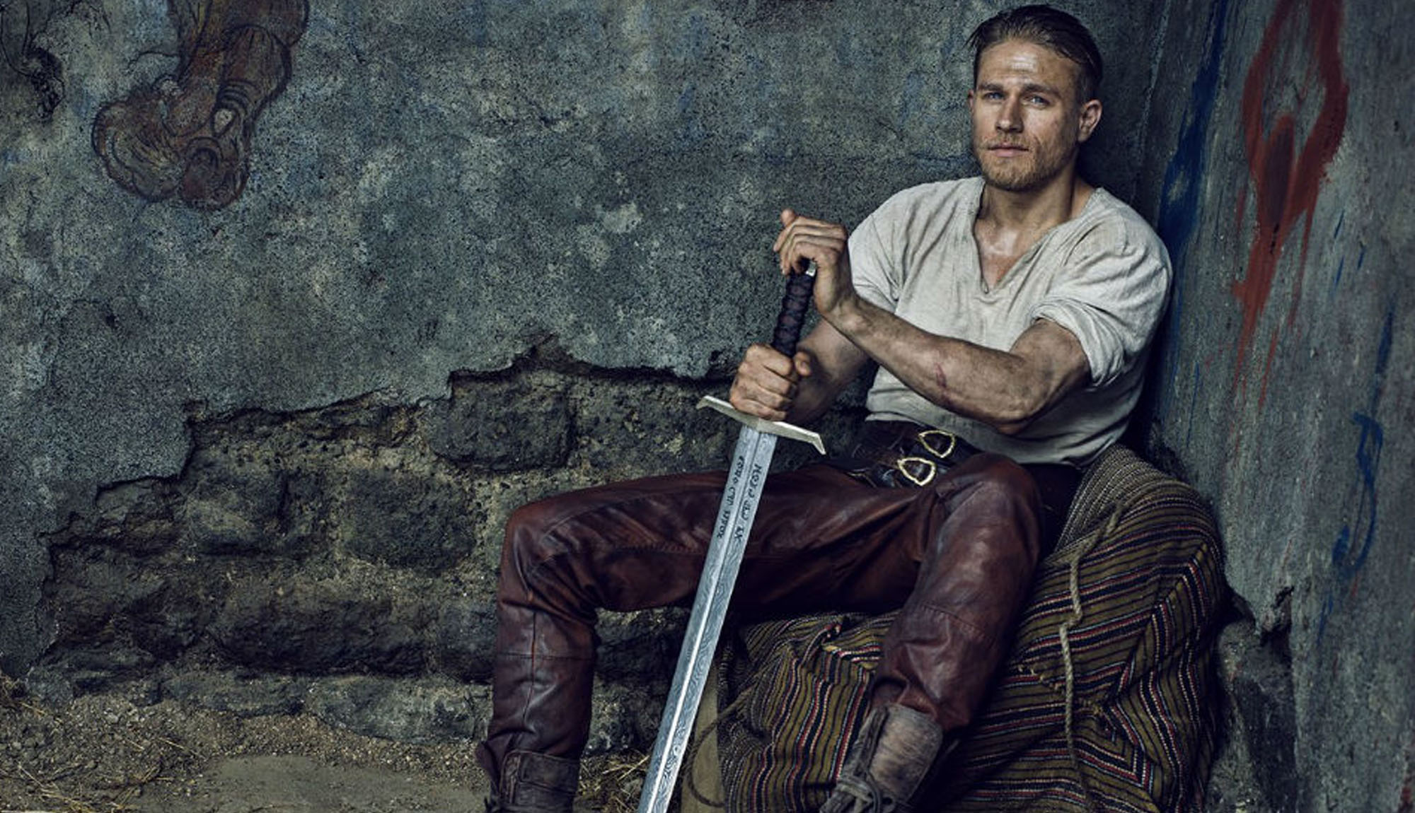 King Arthur: Il potere della spada, arriva in rete il banner ufficiale del film