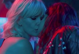 Atomica Bionda, la nuova incandescente clip con protagoniste Charlize Theron e Sofia Boutella