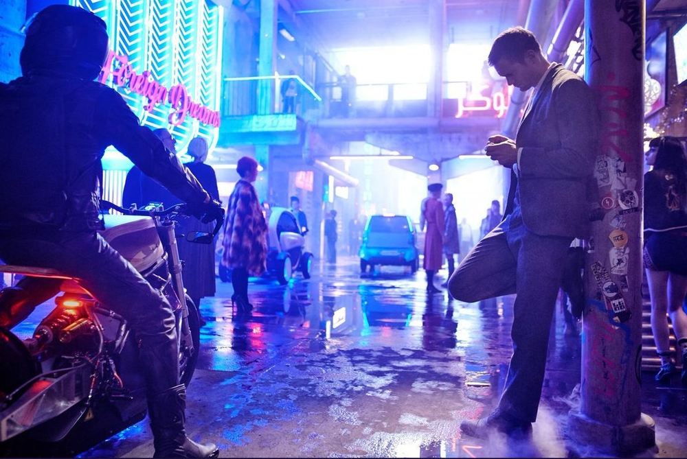 Mute: recensione del film di Duncan Jones targato Netflix