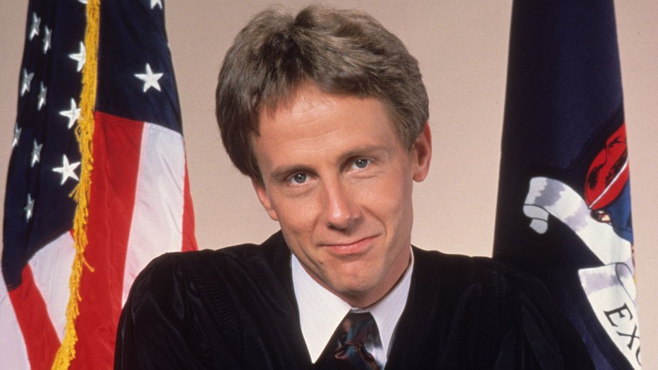 Harry Anderson, l’attore di Night Court e della miniserie IT, muore a 65 anni