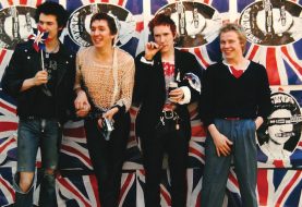 Sex Pistols, Johnny Rotten contrario al biopic sulla band